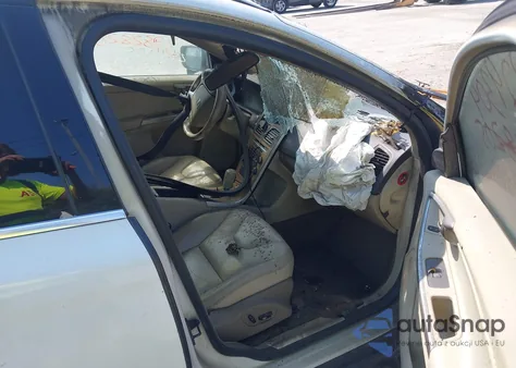 2011 Volvo Xc60 from USA, damaged, VIN YV4902DZ0B2159567